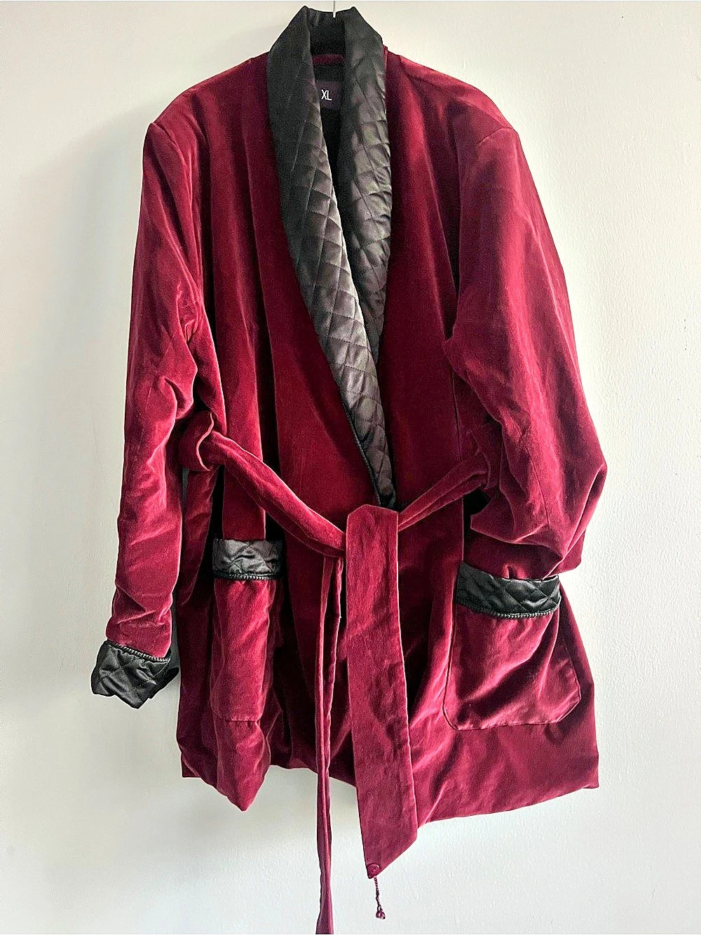 Duke & Digham Men's XL Smoking Jacket - Like New Burgundy Cotton Velvet & Quilte